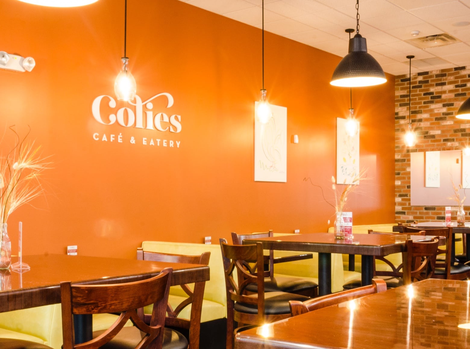 an image of a colie's cafe showing table and chairs